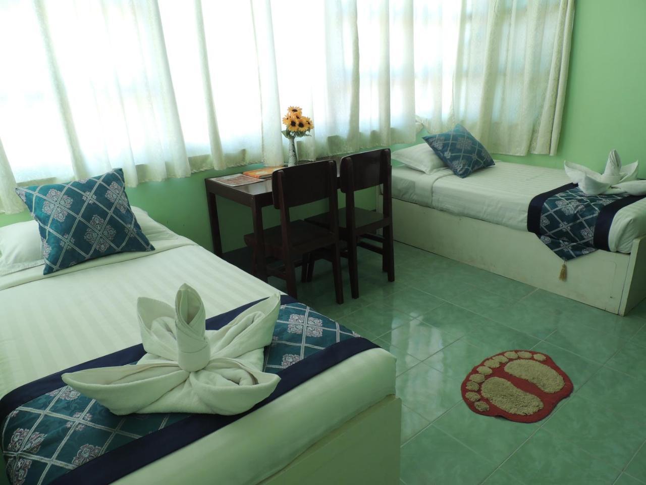 Nay Chi Lin Hotel Pathein Экстерьер фото