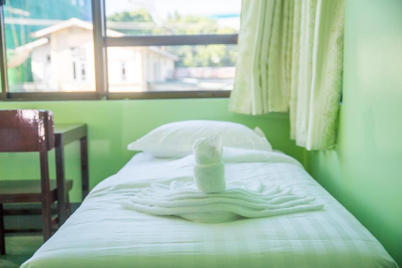 Nay Chi Lin Hotel Pathein Экстерьер фото