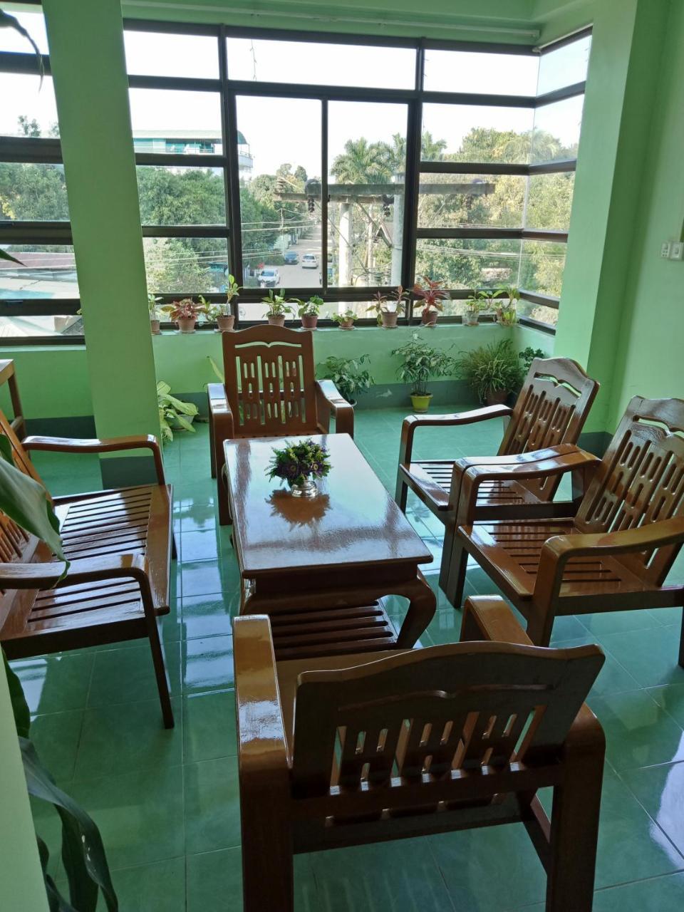 Nay Chi Lin Hotel Pathein Экстерьер фото