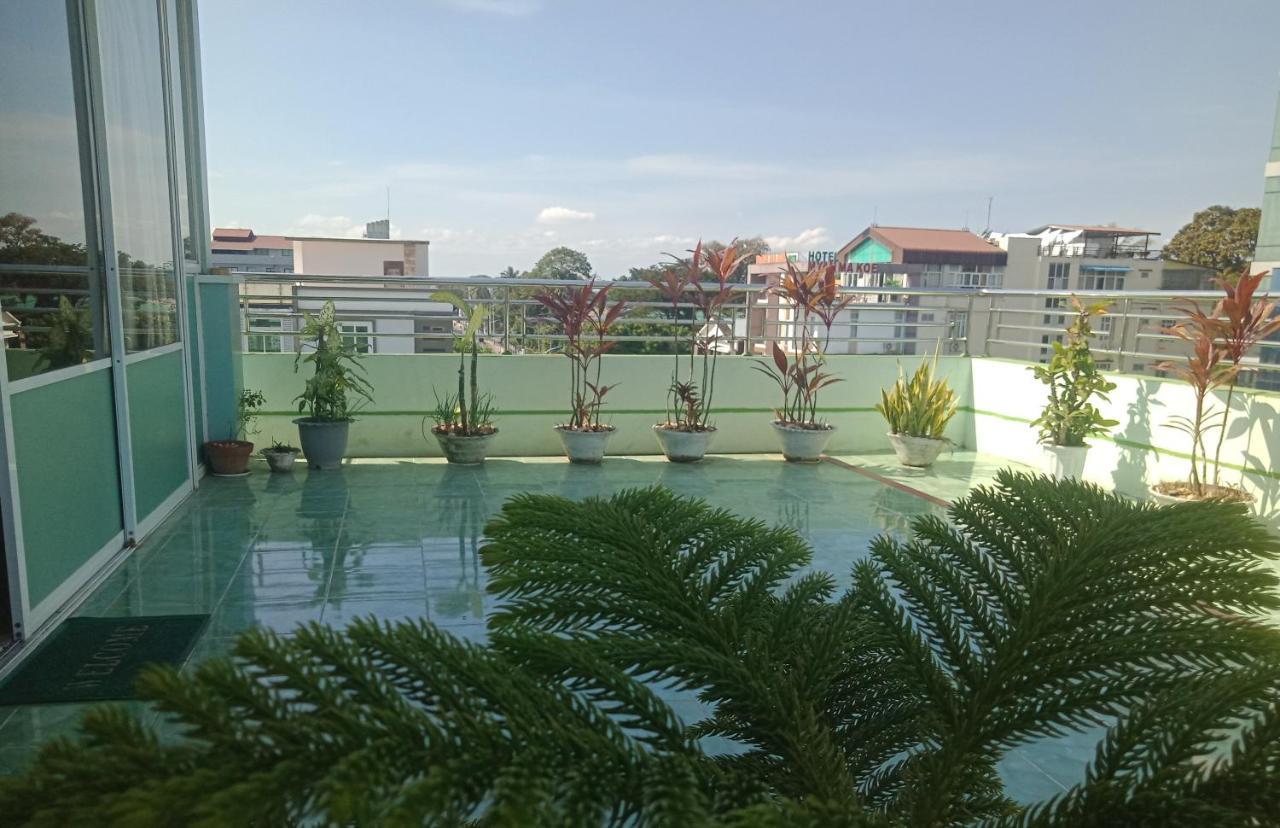 Nay Chi Lin Hotel Pathein Экстерьер фото