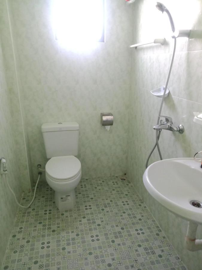 Nay Chi Lin Hotel Pathein Экстерьер фото